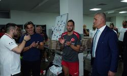 Cumhurbaşkanı Erdoğan'dan A Milli Futbol Takımı'na tebrik telefonu / Fotoğraf eklendi
