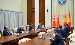 Cumhurbaşkanı Yardımcısı Yılmaz, Kırgızistan Cumhurbaşkanı Caparov ile görüştü