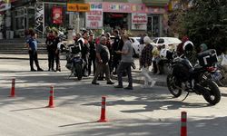 Devrilen motosikletteki 2 Yunus polisi yaralandı