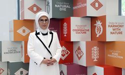 Emine Erdoğan, Türkevi'nin yakınına kurulan simit standını ziyaret etti