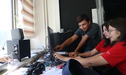 Engebeli arazide hedefleri toplayan robot projesiyle TEKNOFEST'te birinci oldular
