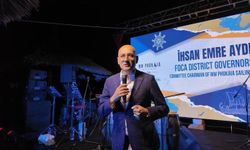 Foça'daki yelken şenliğinde iki yakadan yelkenciler Ege'de dostluk mesajı verdi