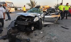 İnfaz koruma memurlarının bulunduğu otomobil, hafriyat kamyonuna çarptı; 2 ölü, 1 yaralı
