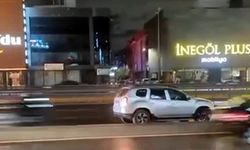 İstanbul - Avcılar'da otomobille giderken kavşağı kaçırdı, metrelerce ters yönde geri sürdü