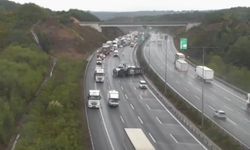 İstanbul - Beykoz Kuzey Marmara Otoyolu'nda TIR devrildi -1