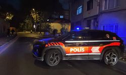İstanbul - Beyoğlu'nda 5 katlı binanın bodrumundaki yangın söndürüldü