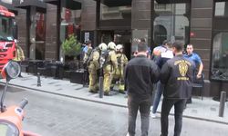 İstanbul - Beyoğlu'nda otelde yangın - 1