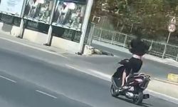 İstanbul- Çekmeköy'de motosikletlinin tek teker üzerinde tehlikeli yolculuğu kamerada