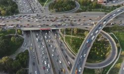 İstanbul - İstanbul'da trafik yoğunluğu yüzde 72'ye ulaştı