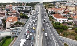 İstanbul - İstanbul'da yeni eğitim öğretim yılının ilk günü trafik yoğunluğu -2 /Görüntü eklendi