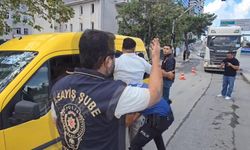 İstanbul - Kadıköy ve Pendik'te okul çevresindeki denetimlerde 2 kişi gözaltına alındı