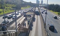 İstanbul- Kadıköy'de 2 metrobüs çarpıştı: 2 yaralı / Geniş haber