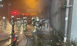 İstanbul- Kağıthane'de matbaa deposunda yangın