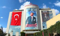 İstanbul- Özgür Çelik, operasyon düzenlenen Bayrampaşa Belediyesi'ni ziyaret etti /Ek bilgi ve görüntü