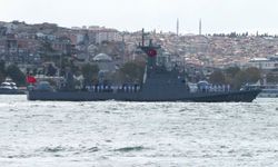 İstanbul- Preveze Deniz Zaferi'nin 487'nci yıl dönümünde İstanbul Boğazı'nda geçit töreni / Ek bilgi ve görüntüyle geniş haber