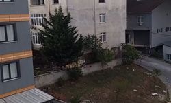 İstanbul- Sultanbeyli'de kentsel dönüşüm için boşaltılan binanın çatısı alev alev yandı