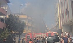 İstanbul - Üsküdar'da 2 katlı binanın çatısında çıkan yangın bitişikteki binaya sıçradı