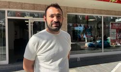 İzmir Karşıyaka'da grev kararı sonrası sokaklarda çöp yığınları oluştu