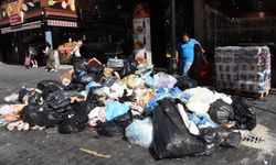 İzmir'de çöp yığınları tepkiye neden oldu (4)