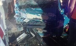 Kahramanmaraş'ta TIR'la çarpışan otomobilde 3 kişi öldü