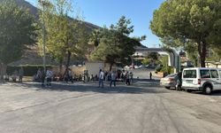 Karşıyaka'da işçiler, ana şantiye ve temizlik işleri şantiyesinde iş bıraktıklarını duyurdu
