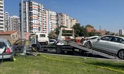 Kayseri'de iki otomobil çarpıştı: 2 ölü, 3 yaralı