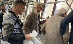 Kendisini şikayet ettiğini öne sürdüğü komşusunu darbedip, tekmeledi (2)