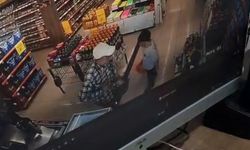 Markette otizmli çocuğa vurup düşürdü; o anlar kamerada