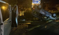 Minibüs ile çarpışan hafif ticari araç takla attı; 1 ölü, 5 yaralı