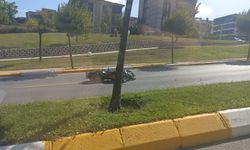 Motosikletiyle refüje çarpan üniversiteli Ömer Faruk öldü