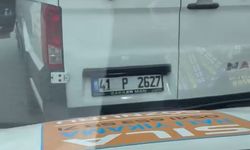 Okul servis şoförü, trafikte aracının önünü kestiği sürücüyü tehdit etti