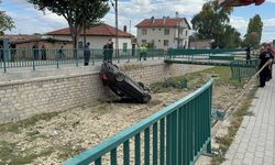 Otomobil, sulama kanalına uçtu; 1 ölü, 1 yaralı