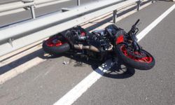 Otomobilin çarptığı motosikletin sürücüsü ağır yaralandı