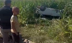 Şanlıurfa'da otomobil, tarlaya devrildi; 1 ölü, 1 yaralı