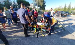 Servis minibüsü ile hafif ticari araç çarpıştı: 8'i öğrenci, 9 yaralı