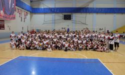 Sungurlu voleybolu zirve yolunda, hedef Efeler Ligi