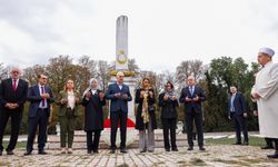 TBMM Başkanı Kurtulmuş, Budapeşte'de Galiçya Türk Şehitliği'ni ziyaret etti