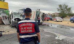Tekirdağ'da kamyon ile işçi servis minibüsü çarpıştı: 3 ölü, 9 yaralı (3)