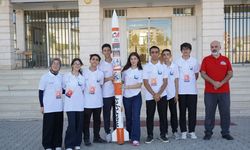 TEKNOFEST'te hazırladıkları roketi 1670 metre uçurup, tam kurtarma gerçekleştirdiler