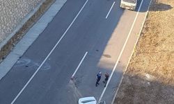 Ters yöne giren otomobille hafif ticari araç çarpıştı: 1 ölü, 3 yaralı