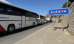 Tüneldeki zincirleme kazada 10 kişi yaralandı, trafik 3 saat kilitlendi