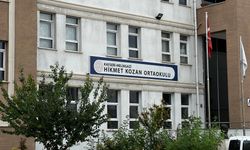 Yangın ziline basan öğrenci izdihama neden oldu: 14 yaralı / Ek fotoğraflar