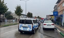 Yol kenarında bekleyen husumetlisini pompalı tüfekle vurdu; o anlar kamerada