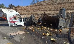 Yolcu otobüsü ile kamyon çarpıştı; 3 ölü, 7 yaralı- Yeniden