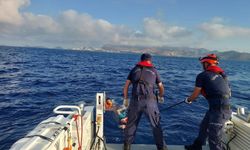 Yunanistan'a yüzerek geçmeye çalışan 5 kaçak göçmen yakalandı
