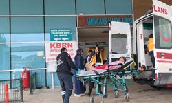 250 kiloluk demir kapının üzerine devrildiği Asmin ağır yaralandı