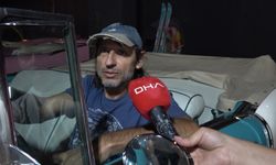 30 yıl yaşadığı Amerika'dan getirdiği klasik otomobillere özenle bakıyor; garaj, müzeyi andırıyor