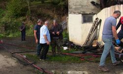 Ahşap ev alev alev yandı