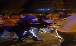 Alev alan otomobilde yaralanmıştı; kurtarılamadı