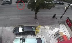 Ambulansın çarptığı yaya öldü; kaza kamerada